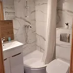 Pod Zaglami *