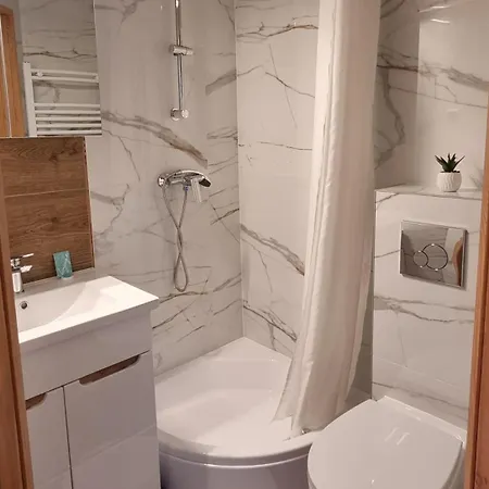 Pod Zaglami *